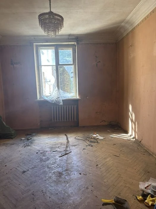 Продаж. Сталінка. Гарматна 16