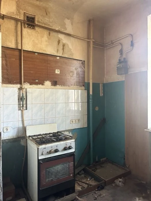 Продаж. Сталінка. Гарматна 16