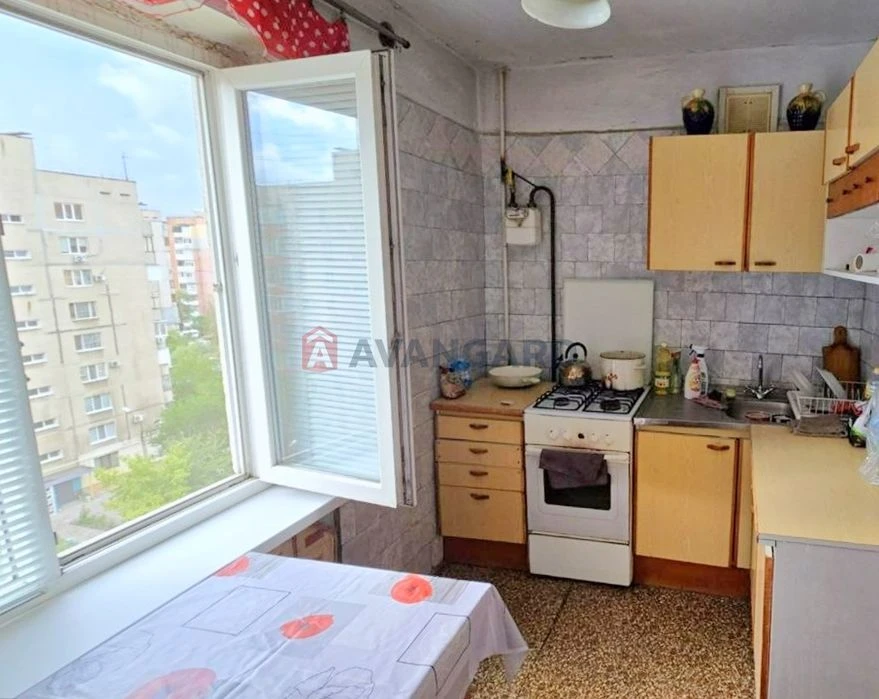 3-room apartment, 1st Southern microdistrict, 25 thousand dollars. No commission for