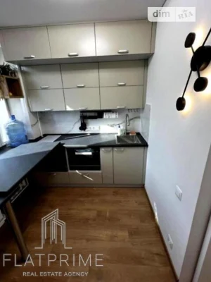 Sale of 2-room apartment 50 sq. m. on Konovaltsya Yevhena 15K street •