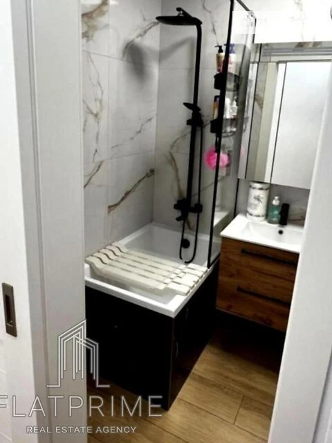 Sale of 2-room apartment 50 sq. m. on Konovaltsya Yevhena 15K street •