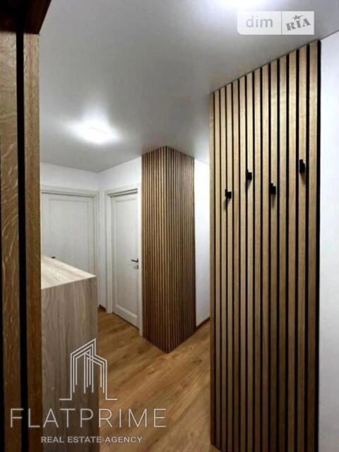 Sale of 2-room apartment 50 sq. m. on Konovaltsya Yevhena 15K street •