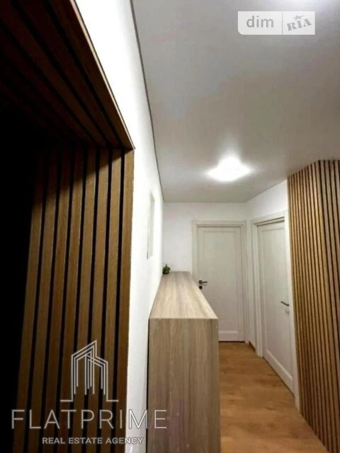 Sale of 2-room apartment 50 sq. m. on Konovaltsya Yevhena 15K street •
