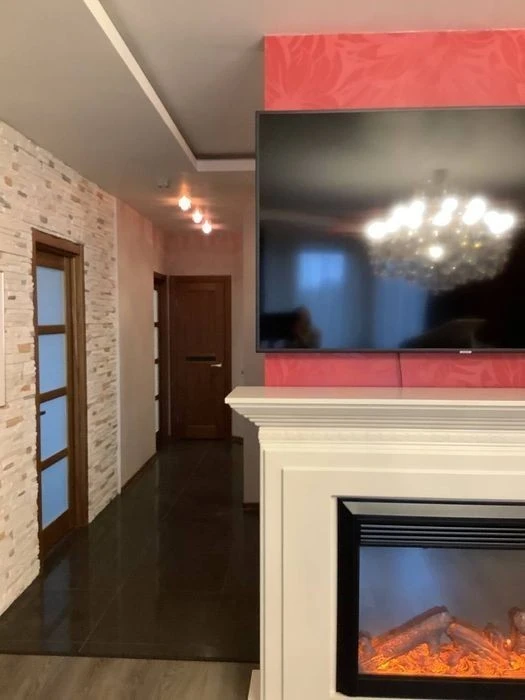Luxurious apartment with a view in a modern building, Saperno-Slobods