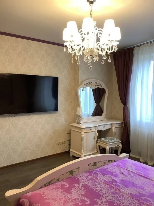 Luxurious apartment with a view in a modern building, Saperno-Slobods