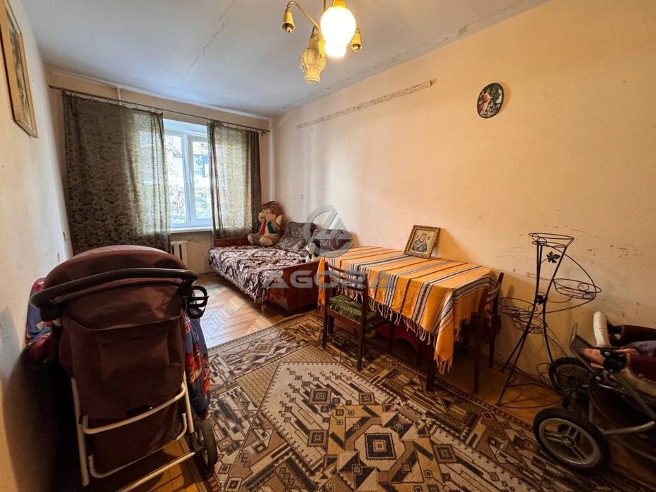 **Продается трехкомнатная квартира на ул. Мельничная**