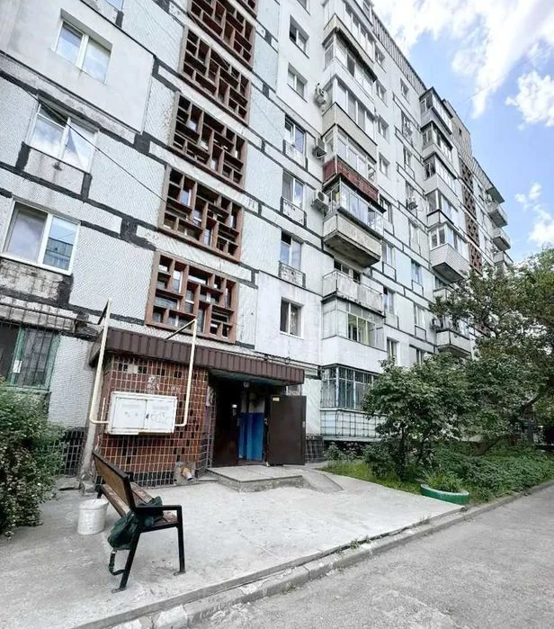 Продам 2-комнатную квартиру (чешка 50м2), ул. Калиновая