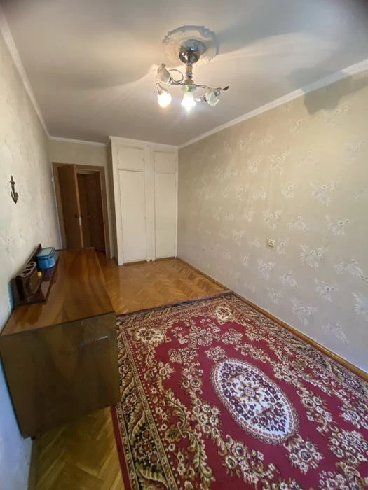 Черемушки/Филатова/ Космонавтов, продам 3-х комнатную кварти