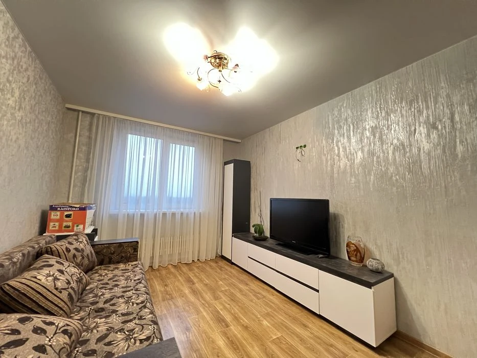 Urgent!! Selling a 4-room apartment in Pivnichna Saltivka 4 Gv.