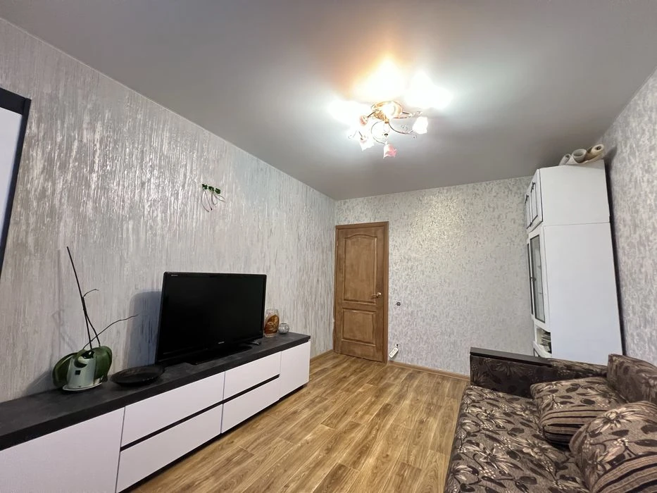 Urgent!! Selling a 4-room apartment in Pivnichna Saltivka 4 Gv.