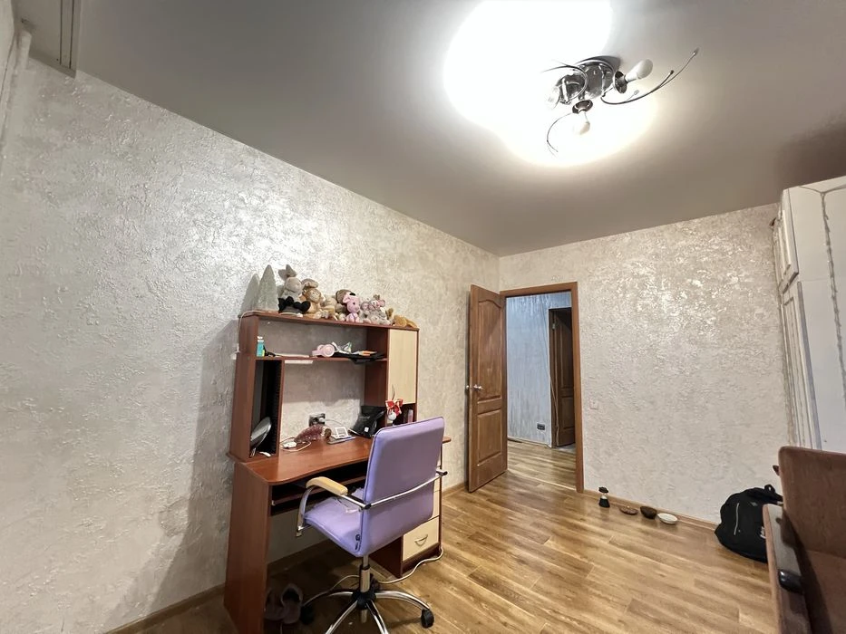 Urgent!! Selling a 4-room apartment in Pivnichna Saltivka 4 Gv.