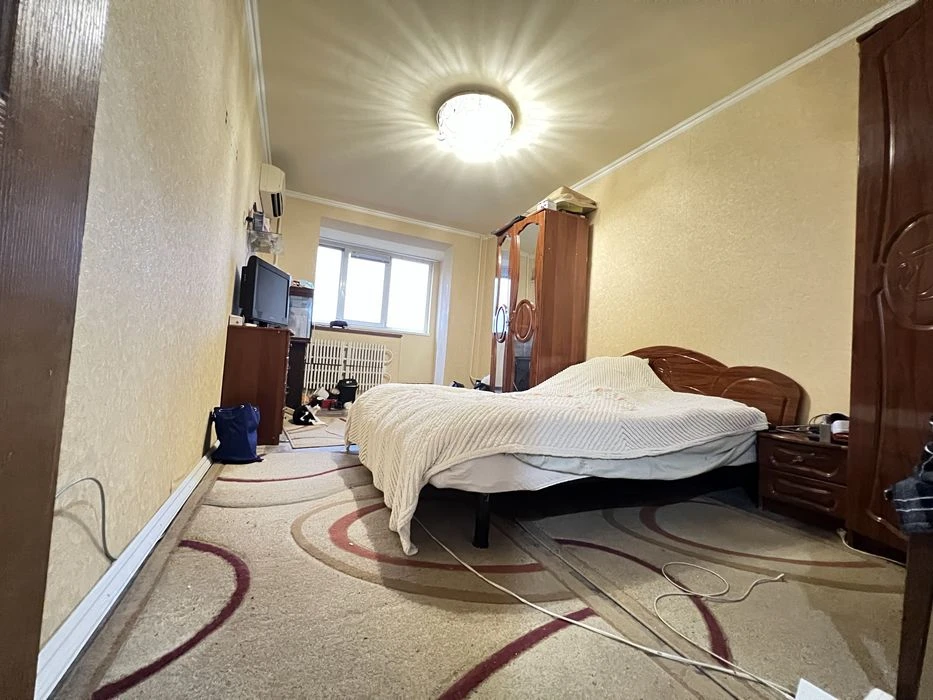 Urgent!! Selling a 4-room apartment in Pivnichna Saltivka 4 Gv.