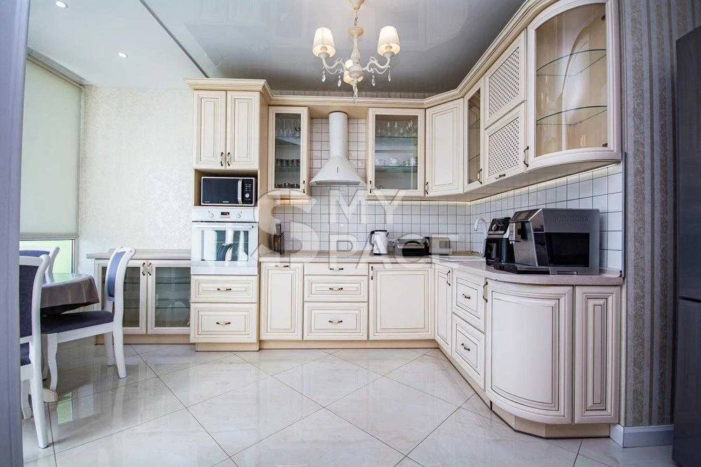 2-кімнатна квартира з ремонтом, Донця 2а