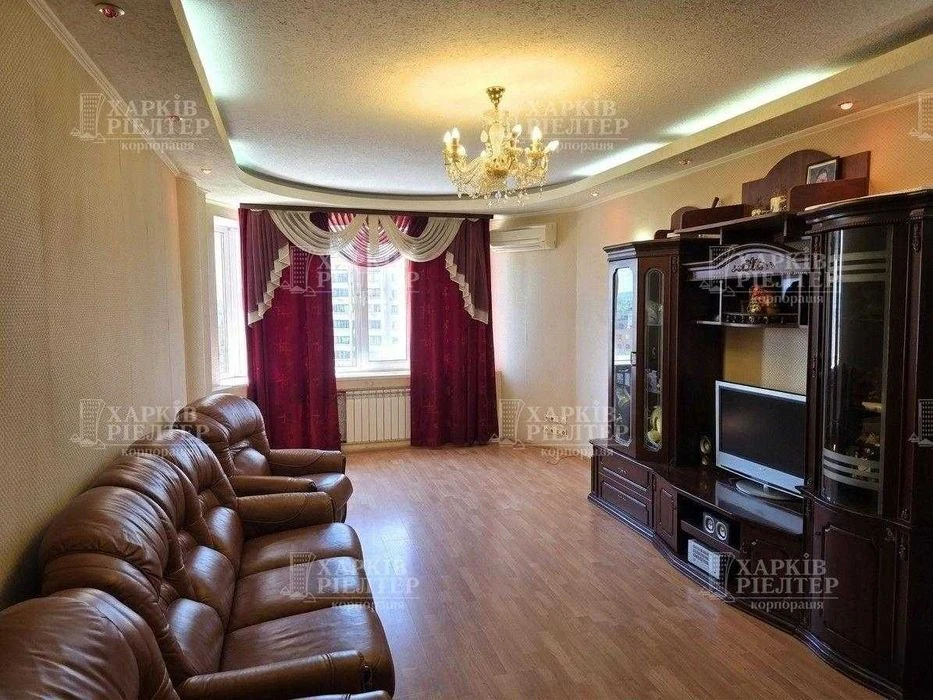 OS4 EX Selling a 3-room apartment in the new building Zhilstroy-2 Gag