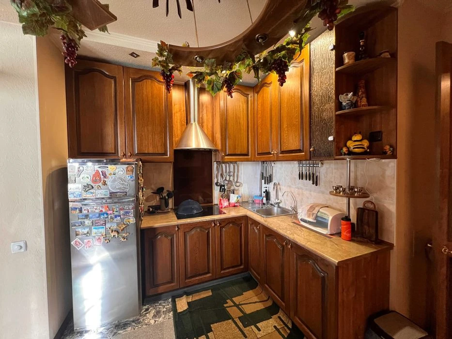 3-room apartment at 171 Poltavsky Shlyakh Street