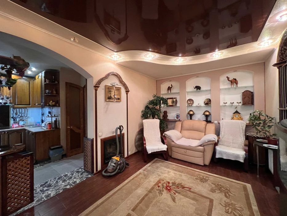 3-room apartment at 171 Poltavsky Shlyakh Street