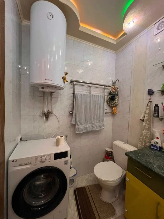 3-room apartment at 171 Poltavsky Shlyakh Street