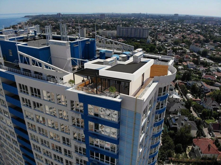 Дворівневий пентхаус із панорамою моря на Новобереговій