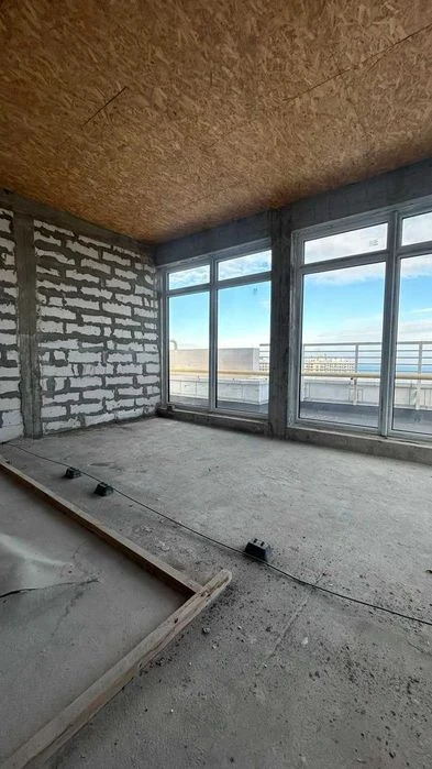 Дворівневий пентхаус із панорамою моря на Новобереговій