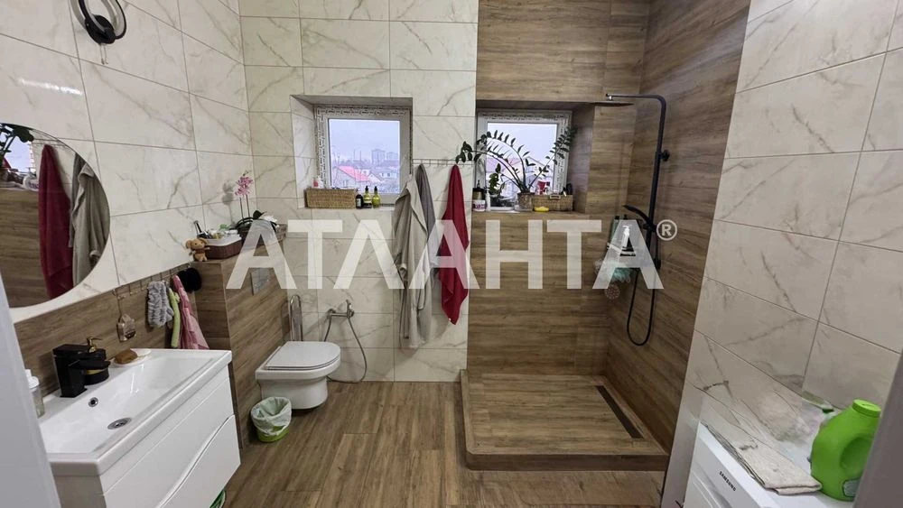 У продажу сучасний будинок з євроремонтом та меблями на Чуба