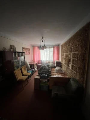 3к хрущовка, не кутова двостороння. Оформлення мінімальне 38