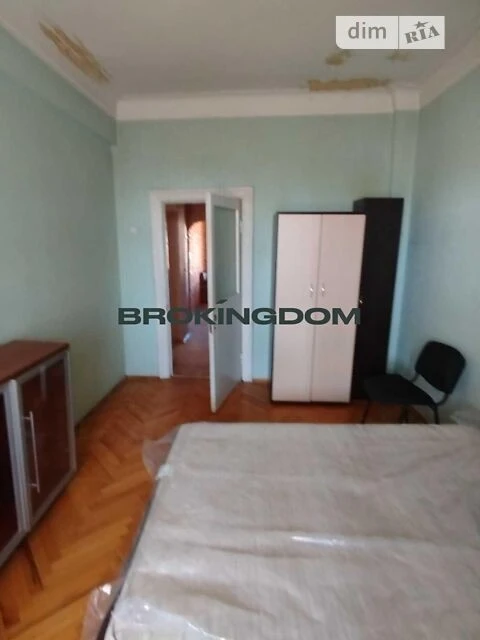 Sale of 3-room apartment 69.8 sq. m. on Oleksandra Dovzhenko St. 10