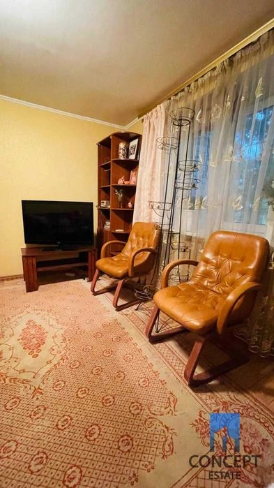 Продам большую 3к квартиру на Титова 12а!