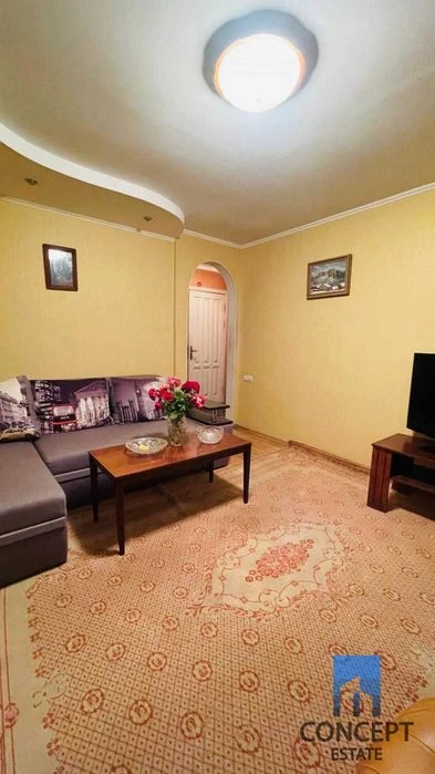 Продам большую 3к квартиру на Титова 12а!