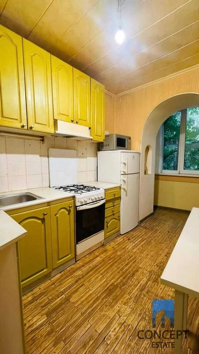 Продам большую 3к квартиру на Титова 12а!