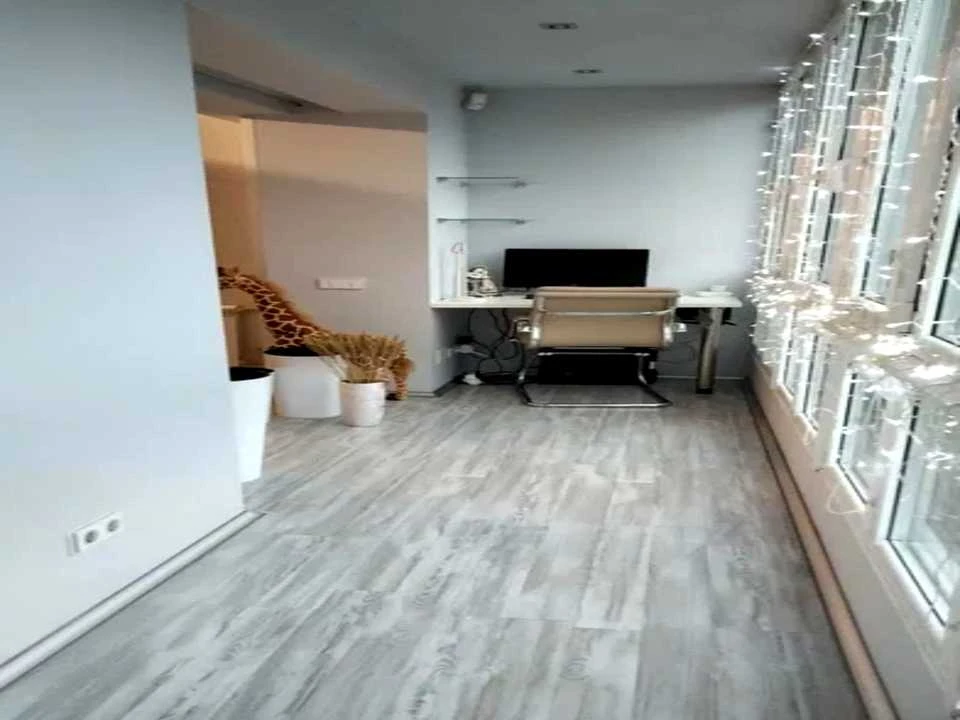 Apartment. Kharkiv, Kharkivska embankment st.