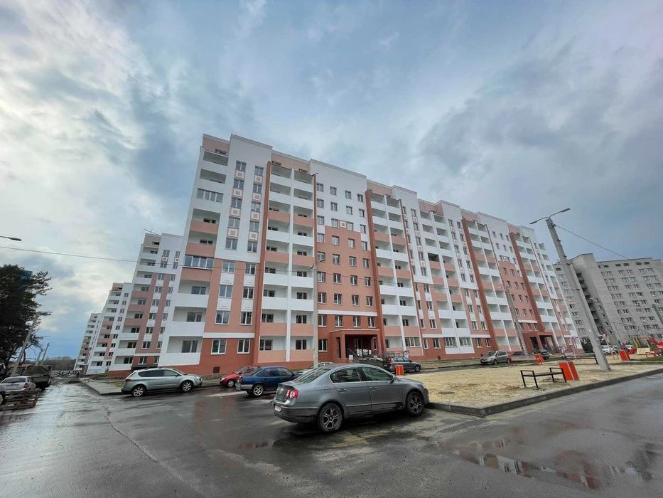 Selling 1 apartment in a new building in the Ptichka Saltovka residential complex. Certificate