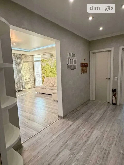 Продаж 3к квартири 94 кв. м на вул. Анатолія Петрицького 19А