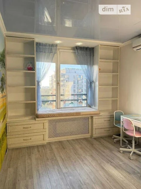 Продаж 3к квартири 94 кв. м на вул. Анатолія Петрицького 19А