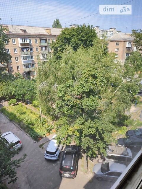 Sale of 1-room apartment 30.9 sq. m. on Akademika Shchuseva 2/19 street