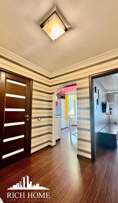 For sale spacious 1-room apartment, 46 sq.m. Chervonaya Kalina, 68