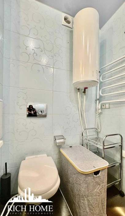 For sale spacious 1-room apartment, 46 sq.m. Chervonaya Kalina, 68