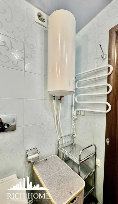 For sale spacious 1-room apartment, 46 sq.m. Chervonaya Kalina, 68