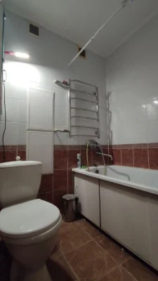 2к в цеглі в Центрі! Зроблено косметичний ремонт, великий ба