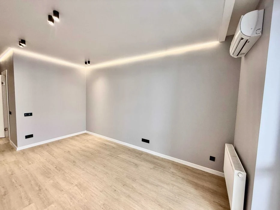 Selling a classy European-style two-room apartment in a new building in Saltovka, Ptichk residential complex