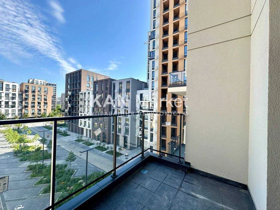 Продаж 2к квартири 75,9 м у Файна Таун