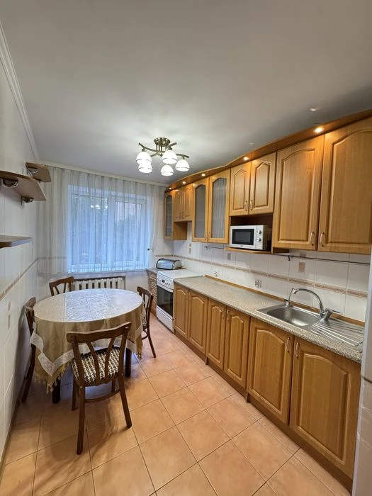 Продам 3 кімнатну квартиру р-н Чайка