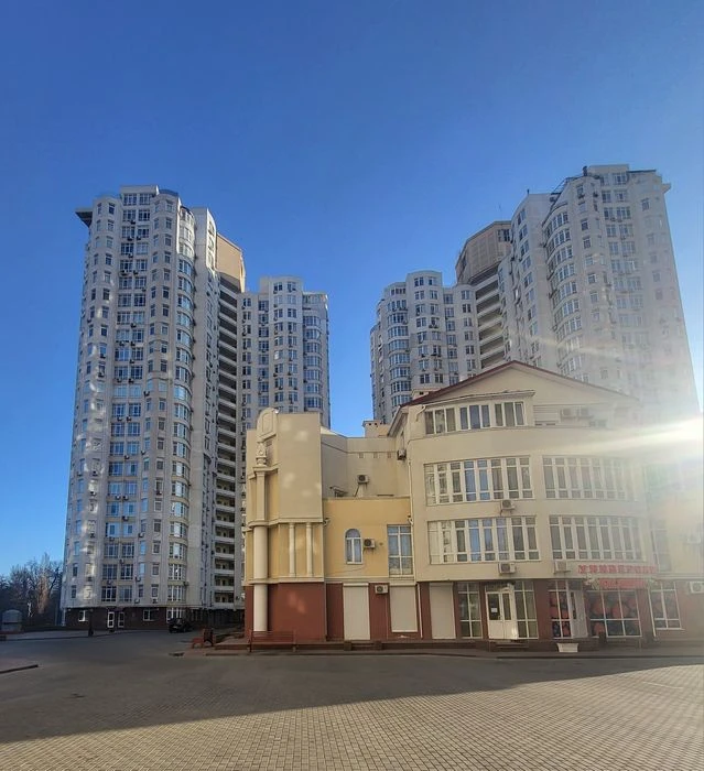 3х-комнатная 119 метров на Французском бульваре видом на м