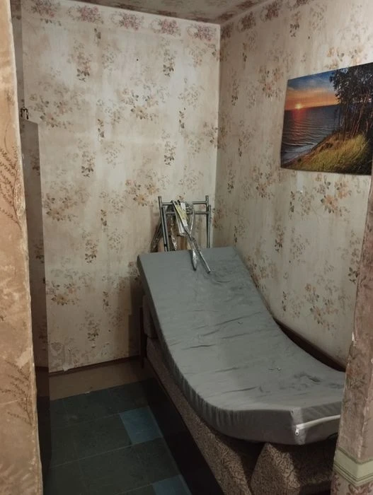 Продам 1 км кв на Фрунзенском