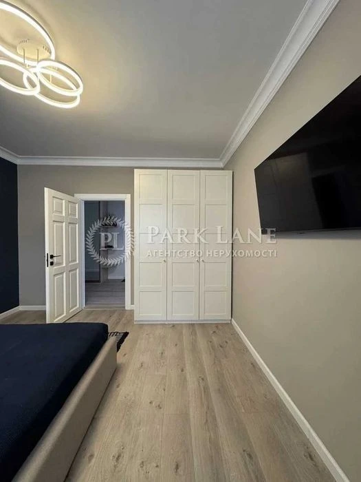 3-room apartment, Akhmatova, 48 Osokorky Poznyaki Dniprovska embankment