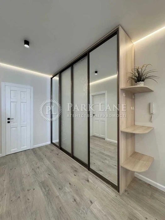 3-room apartment, Akhmatova, 48 Osokorky Poznyaki Dniprovska embankment