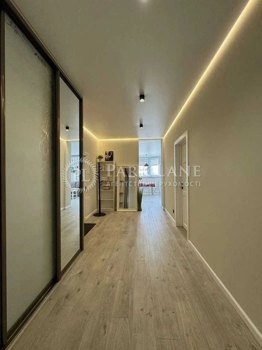 3-room apartment, Akhmatova, 48 Osokorky Poznyaki Dniprovska embankment