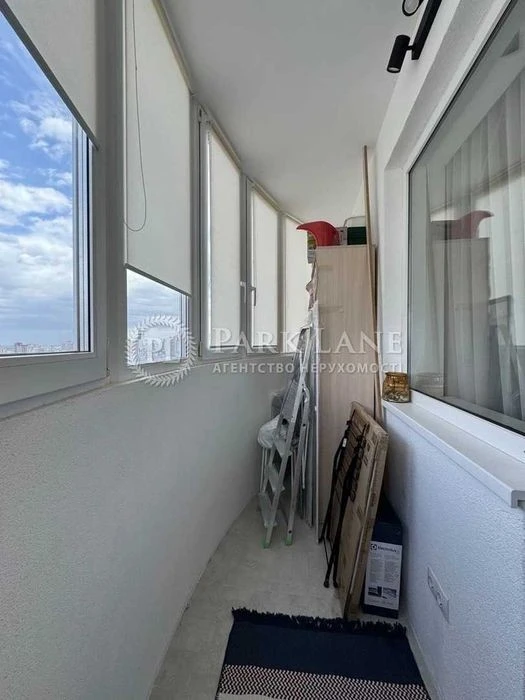 3-room apartment, Akhmatova, 48 Osokorky Poznyaki Dniprovska embankment