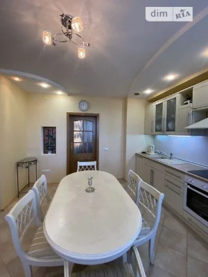 Продаж 3к квартири 105.1 кв. м на просп. Миколи Бажана 16 •