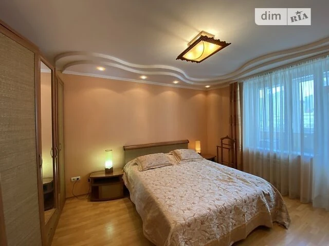 Продаж 3к квартири 105.1 кв. м на просп. Миколи Бажана 16 •