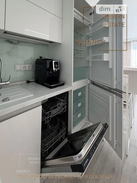 Sale of 2-room apartment 96 sq. m on Knyazya Romana Mstislavycha Street